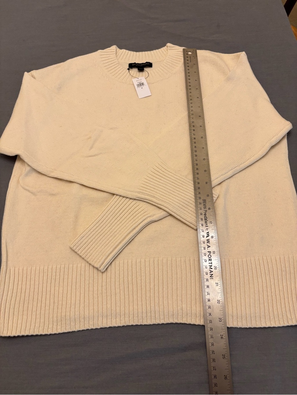 Banana Republic Women’s Crewneck Knit Sweater - Cream M
